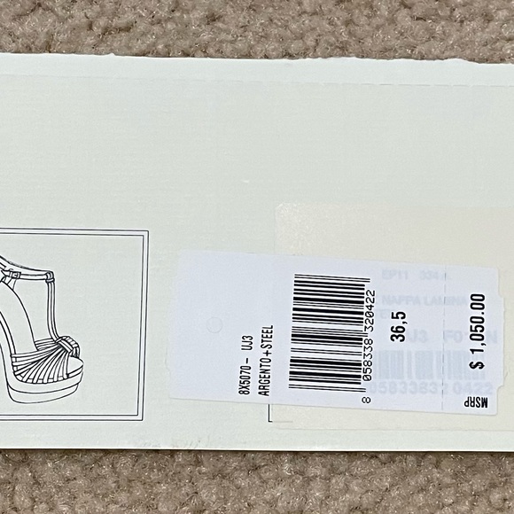 Fendi Silver Metallic T-strap Argento Sandal Pumps - Picture 8 of 9